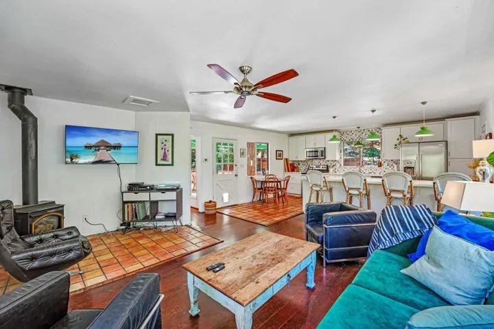3-web-or-mls-Marian View Dr-S0105-005