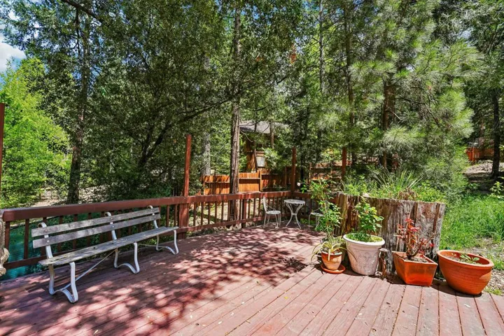 37-web-or-mls-Marian View Dr-S0105-035
