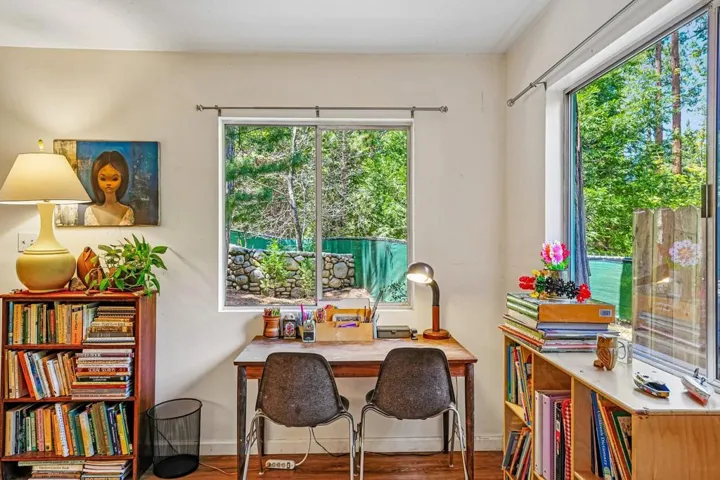 23-web-or-mls-Marian View Dr-S0105-031