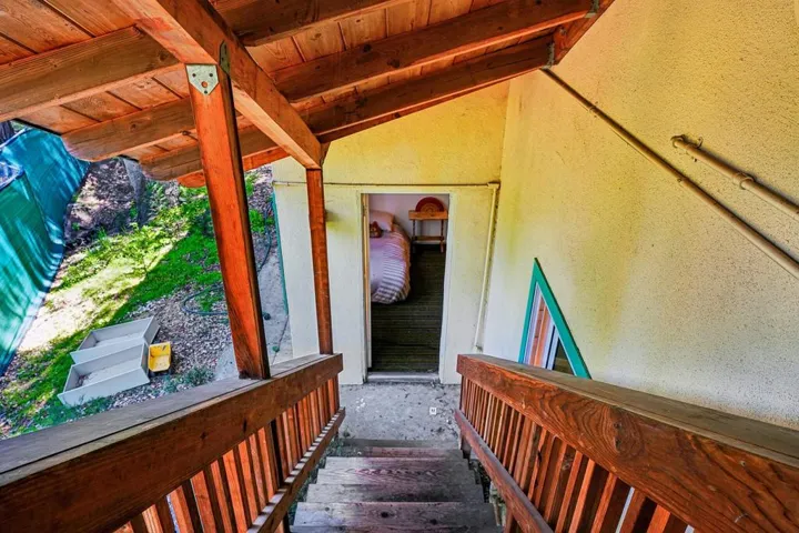 20-web-or-mls-Marian View Dr-S0105-037