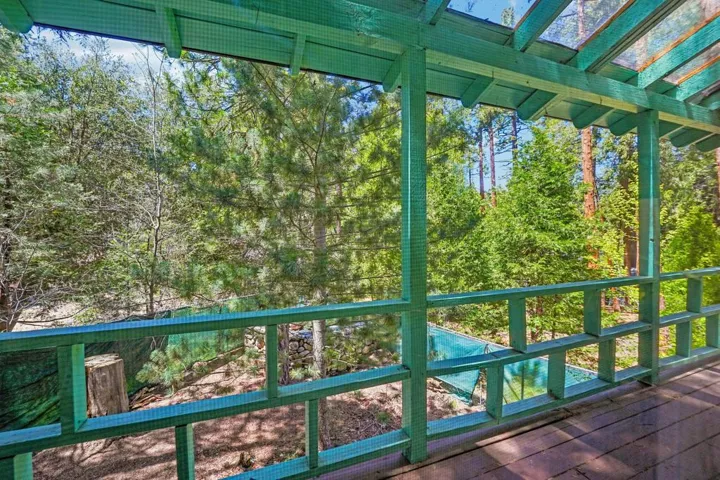 16-web-or-mls-Marian View Dr-S0105-003
