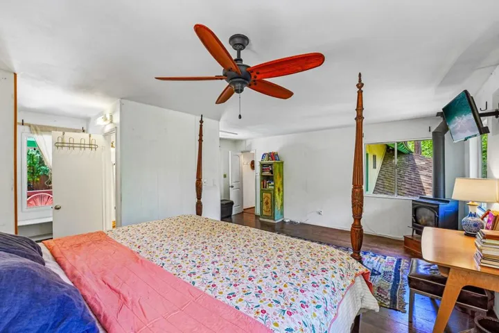 12-web-or-mls-Marian View Dr-S0105-013