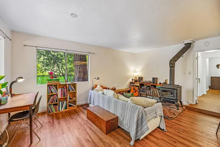 21-web-or-mls-Marian View Dr-S0105-027
