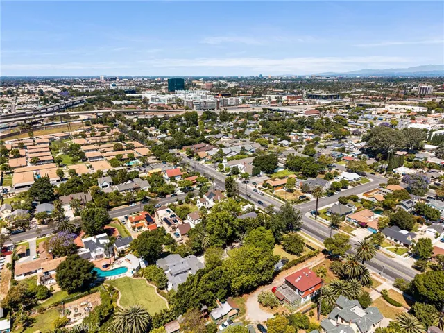 440 W Main Street, Tustin, California 92780