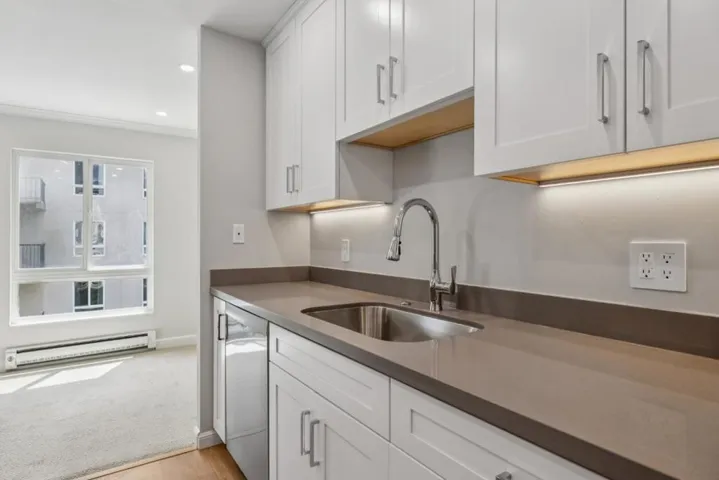 821 N Humboldt 302, San Mateo, California 94401