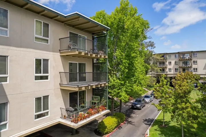 821 N Humboldt 302, San Mateo, California 94401