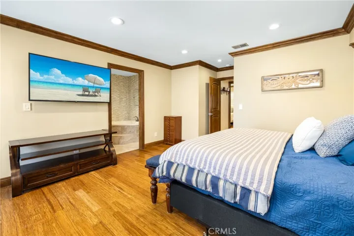 401 Holmwood Drive, Newport Beach, California 92663