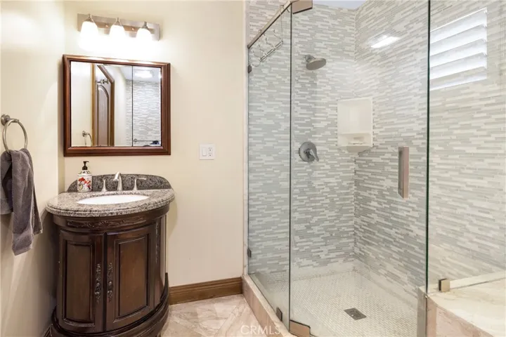 401 Holmwood Drive, Newport Beach, California 92663