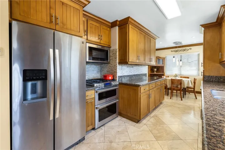 401 Holmwood Drive, Newport Beach, California 92663
