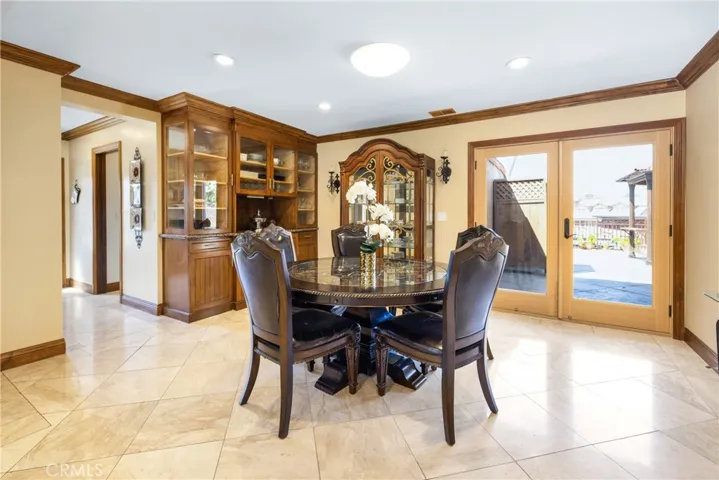 401 Holmwood Drive, Newport Beach, California 92663