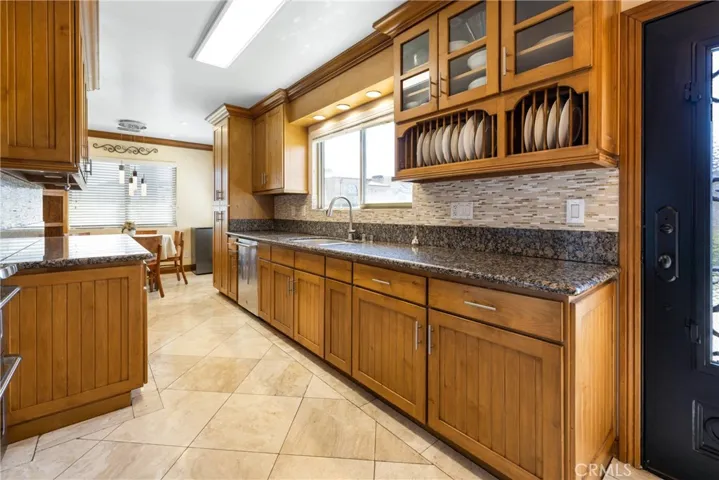 401 Holmwood Drive, Newport Beach, California 92663