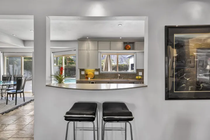 Breakfast bar