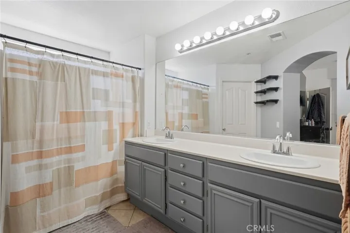 12184 Knoll Crest, Lakeside, California 92040
