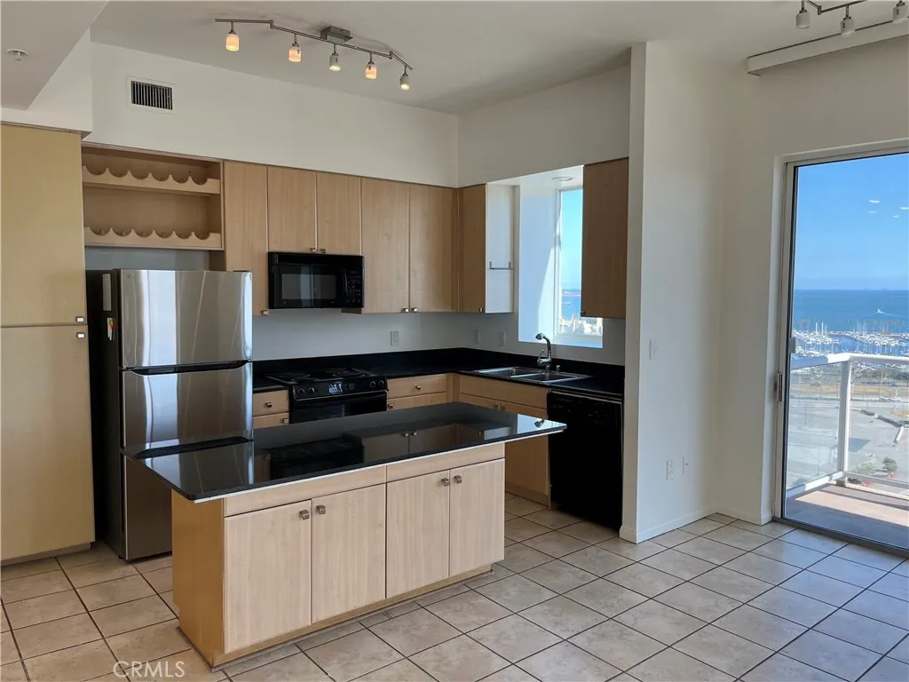 Kitchen Island with views