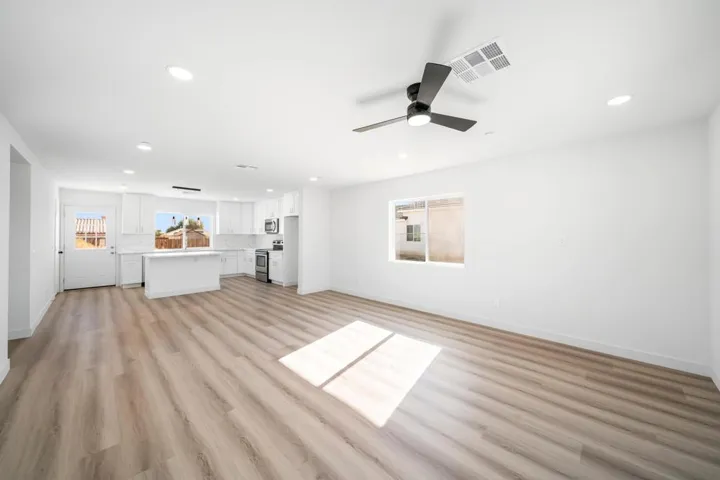 2864 vista ave (29)