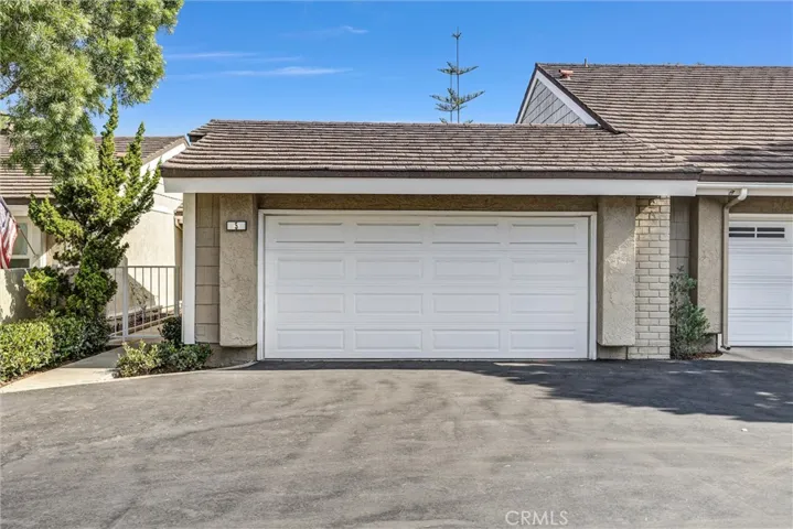 Attached 2 car garage