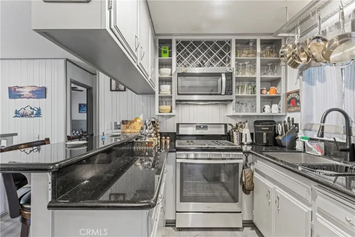 682 Buckingham Square, Lake Arrowhead, California 92352