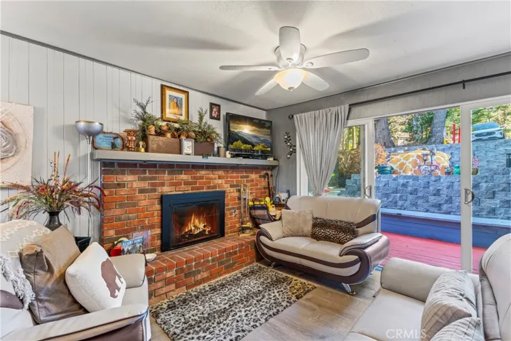 682 Buckingham Square, Lake Arrowhead, California 92352
