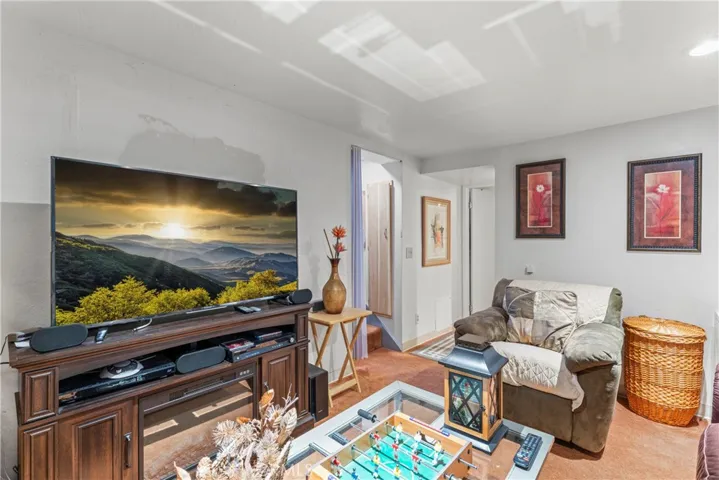 682 Buckingham Square, Lake Arrowhead, California 92352