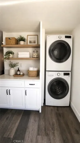 Virtually staged laundry area
