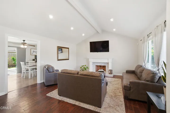 7_living room
