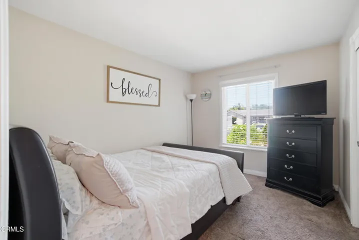 30_bedroom