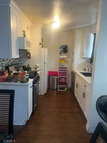 9332 Van Nuys Blvd 56, Panorama City, California 91402 — photo 5
