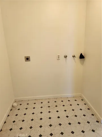 laundry hookups inside