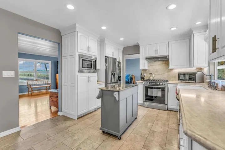 425 Via Del Rey, Monterey, California 93940