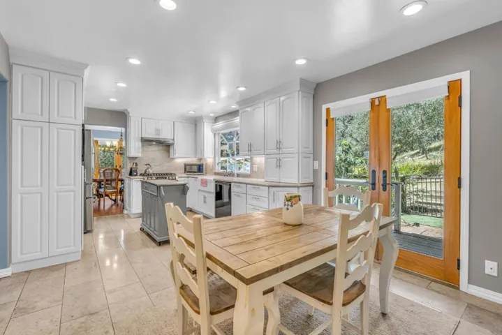 425 Via Del Rey, Monterey, California 93940