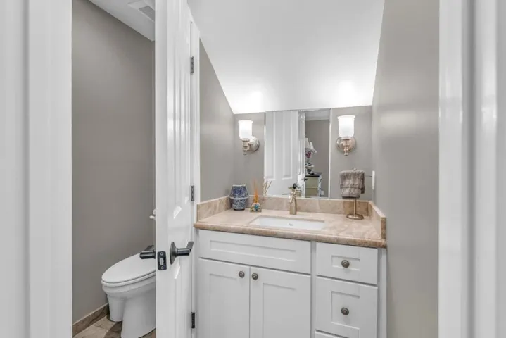 425 Via Del Rey, Monterey, California 93940