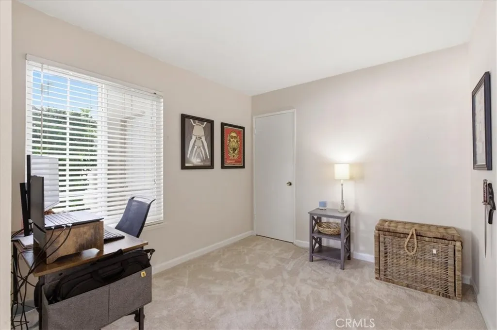 Off livingroom can be closed off for a fourth bedroom