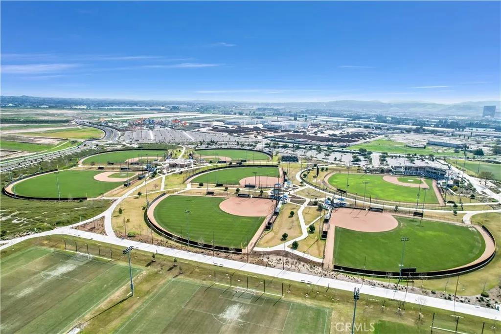 Nearby GREAT PARK & Sports facilities