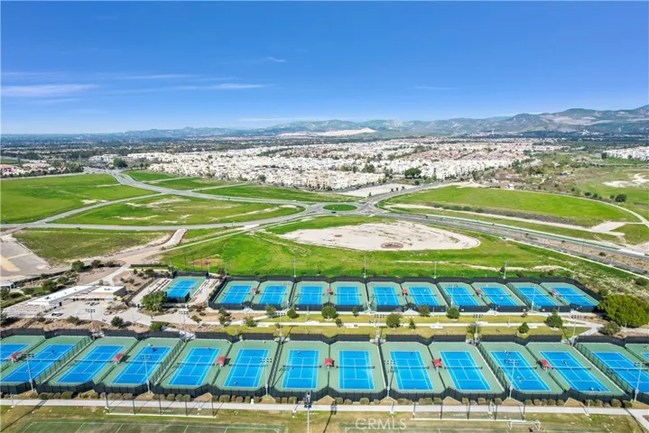Nearby GREAT PARK & Sports facilities
