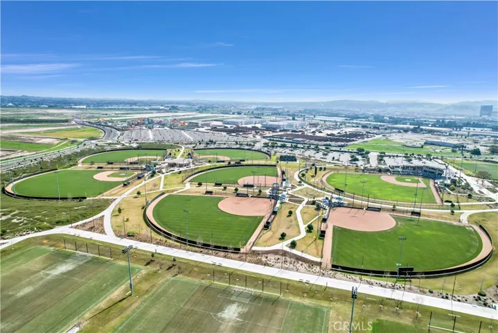 Nearby GREAT PARK & Sports facilities