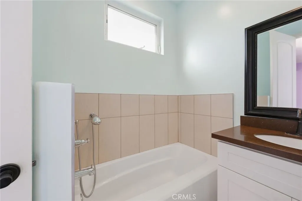 Master Bath-Soaking tub