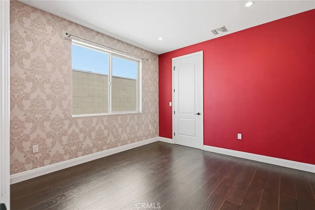 2nd Bedroom-Upstairs

