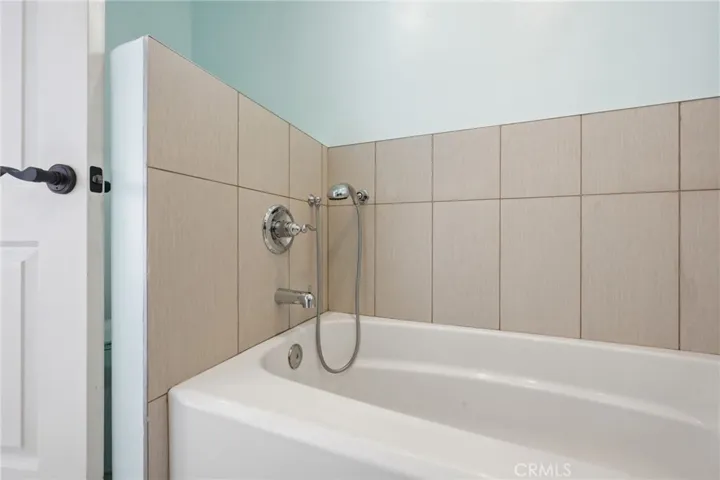 Master Bath w/soaking tub