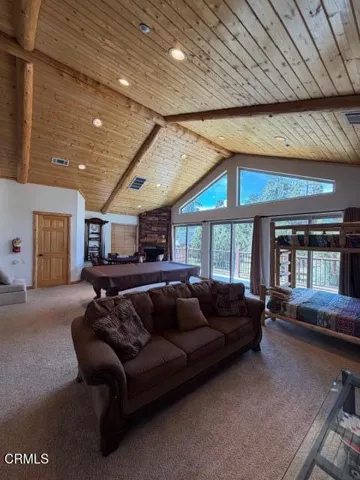 1099 game room 2