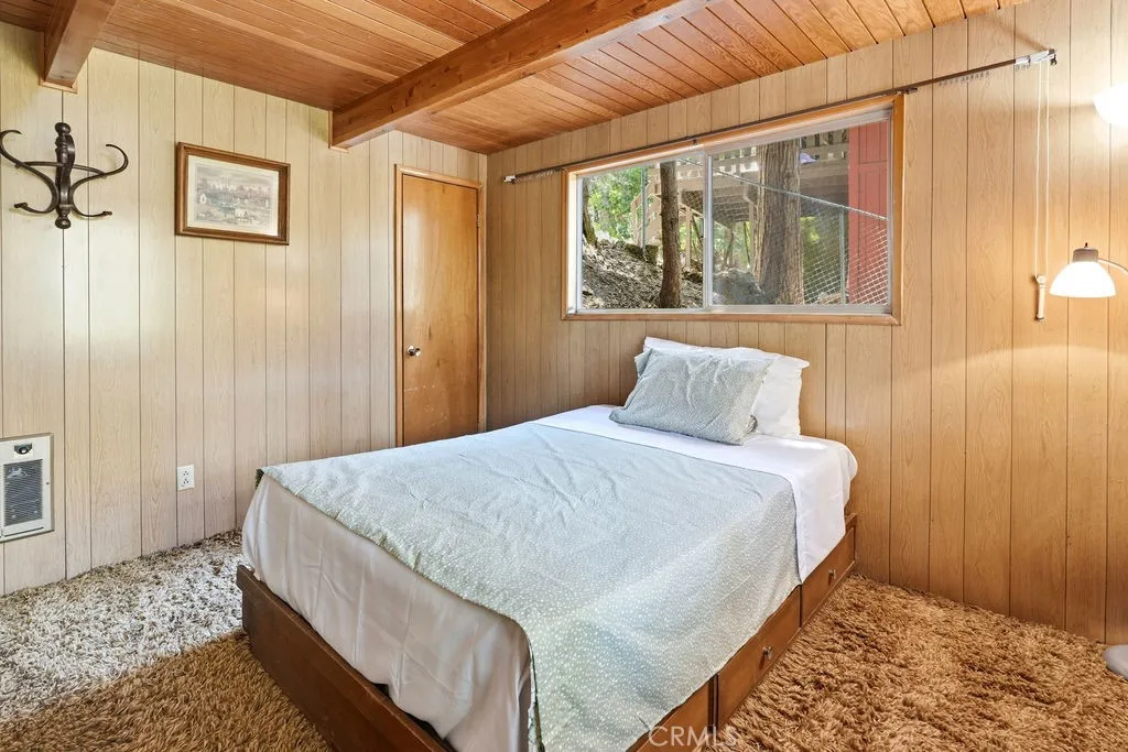 Bedroom 2 to the right Bedroom 2 to the right
