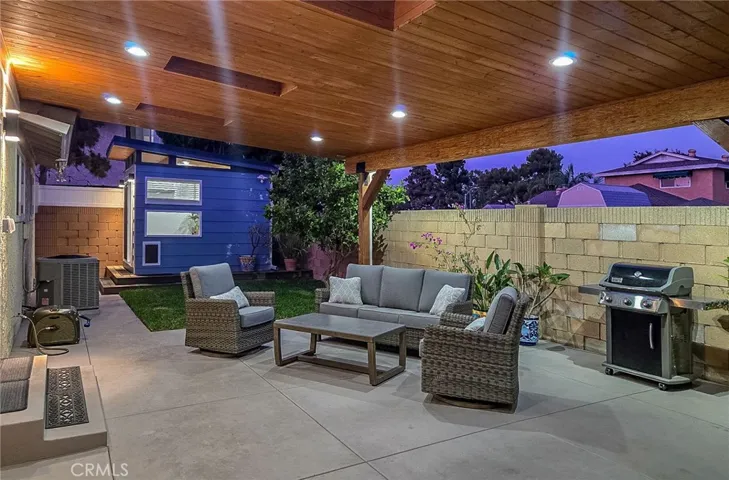 5802 Snowden, Lakewood, California 90713