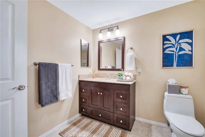 5802 Snowden, Lakewood, California 90713