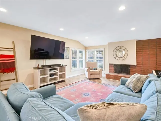 5802 Snowden, Lakewood, California 90713