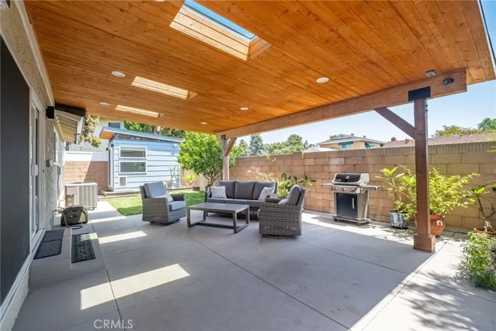 5802 Snowden, Lakewood, California 90713
