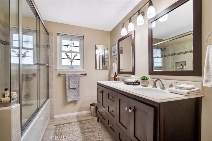 5802 Snowden, Lakewood, California 90713