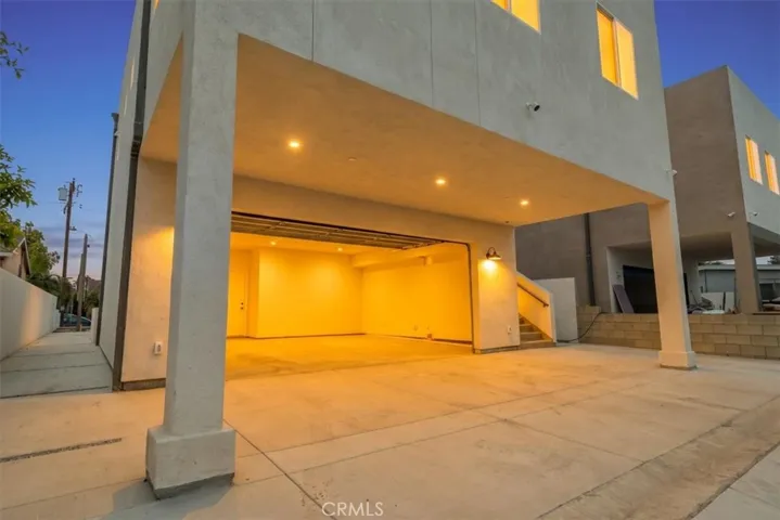 16619 Lake Avenue, Paramount, California 90723