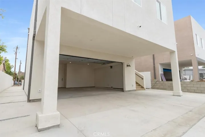 16619 Lake Avenue, Paramount, California 90723