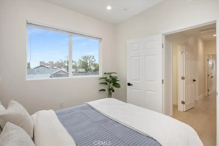 16619 Lake Avenue, Paramount, California 90723