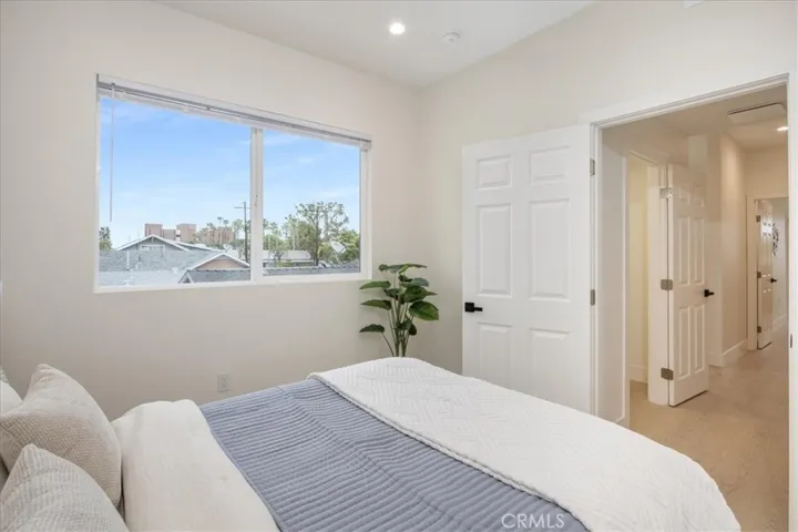 16619 Lake Avenue, Paramount, California 90723