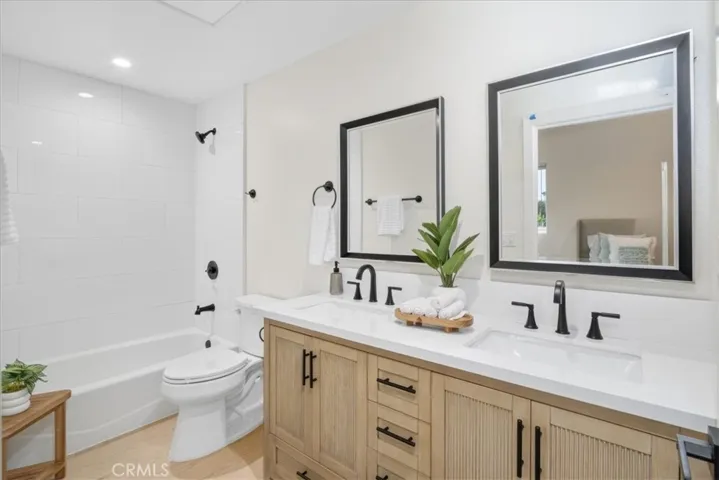 16619 Lake Avenue, Paramount, California 90723